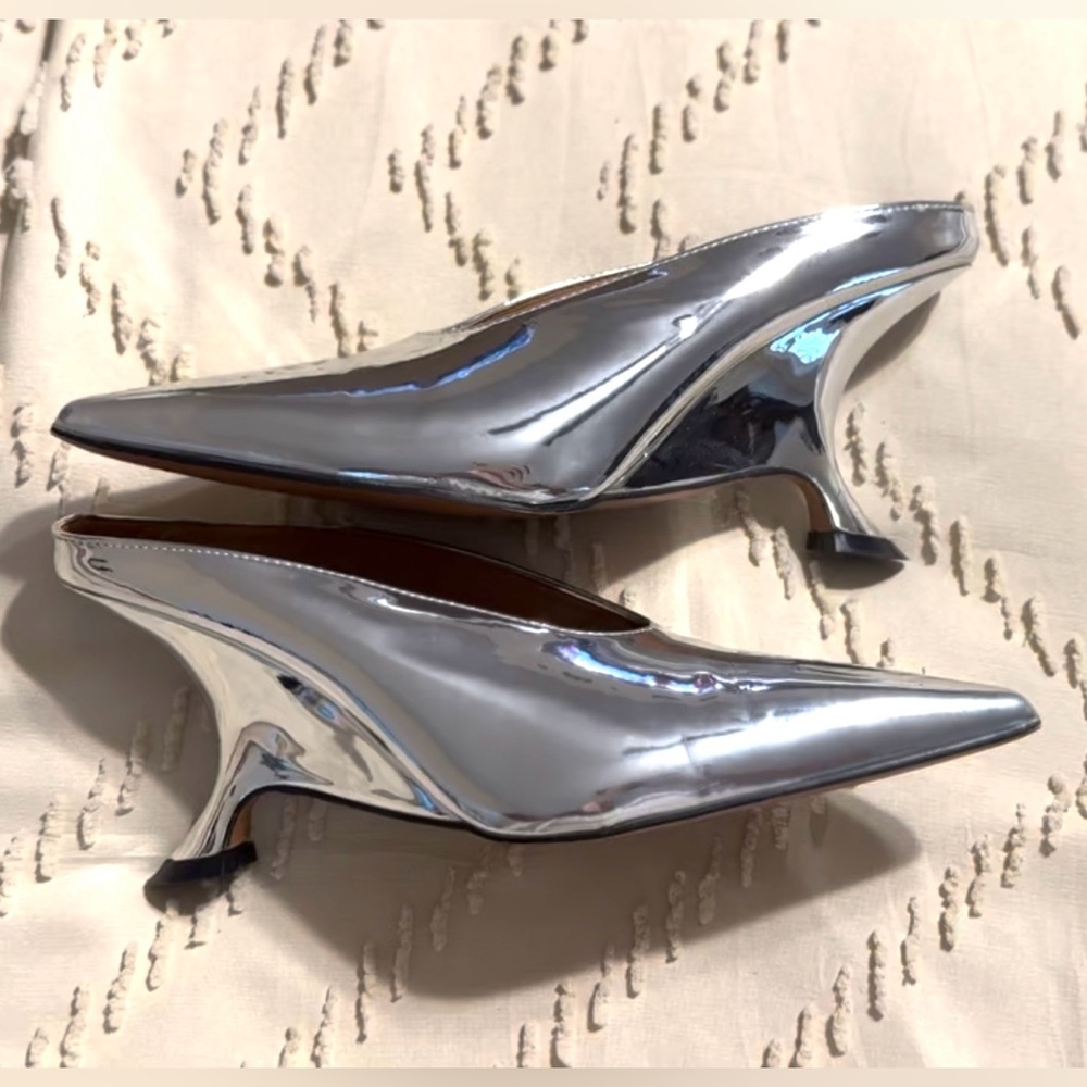 Metallic mules!